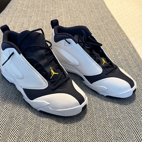 Nike Air Jordan Jumpman Quick 23 AH8109-104 Retro White Navy RARE main image 5